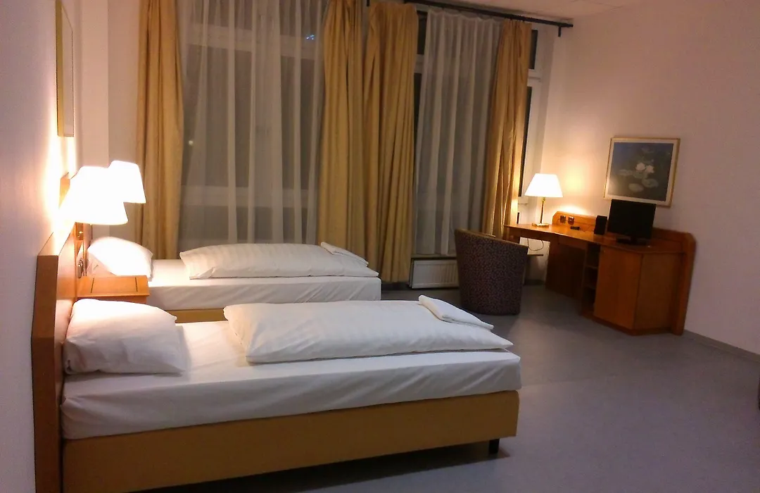 Willy Hotel Frankfurt-1